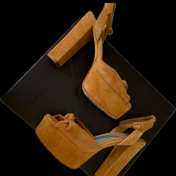 Brian Atwood Platform Sandal - Picture 2 of 4